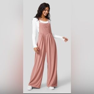 Halara size medium adjustable strap overalls